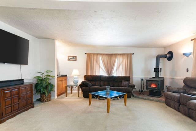 13 Brookside Lane, Newfane, VT 05345