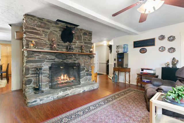 13 Brookside Lane, Newfane, VT 05345