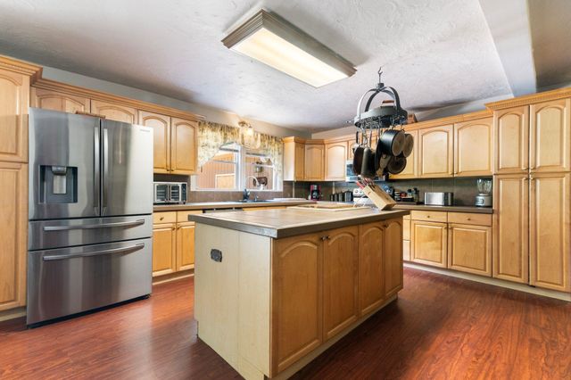 13 Brookside Lane, Newfane, VT 05345