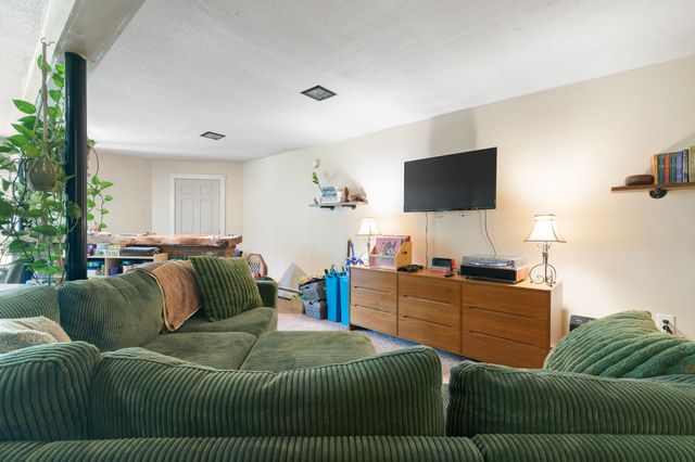 13 Brookside Lane, Newfane, VT 05345