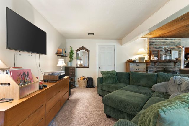 13 Brookside Lane, Newfane, VT 05345