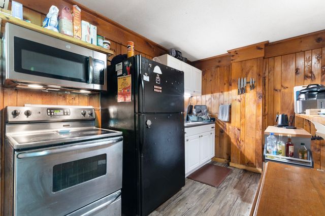 13 Brookside Lane, Newfane, VT 05345