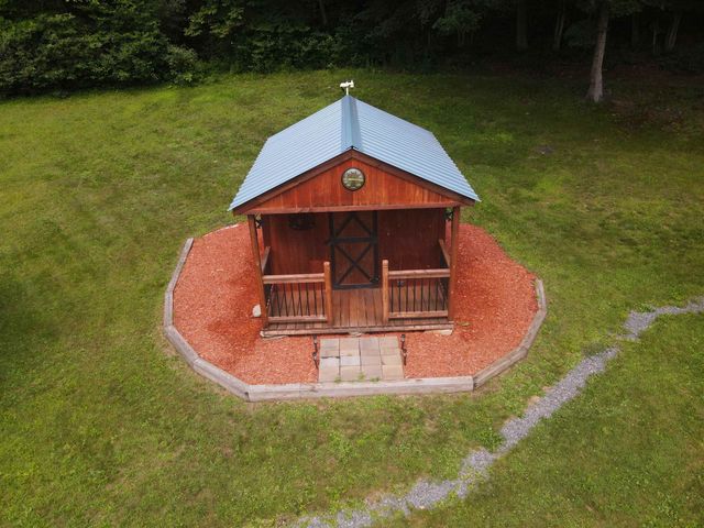 13 Brookside Lane, Newfane, VT 05345
