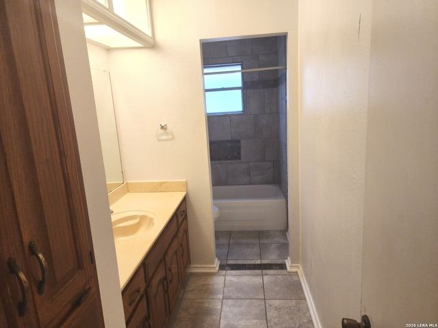 174 Clear Oak, Universal City, TX 78148