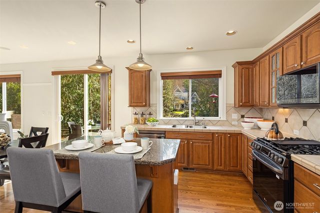 24823 SE 22nd Court, Sammamish, WA 98075