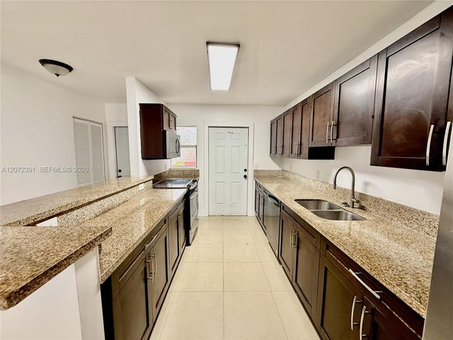 1540 SW 5th Place 1, Fort Lauderdale, FL 33312