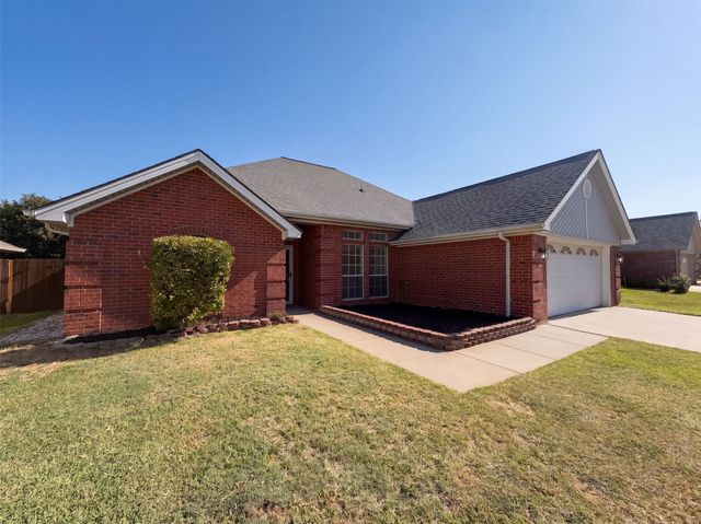 6037 Sundown Drive, Watauga, TX 76148