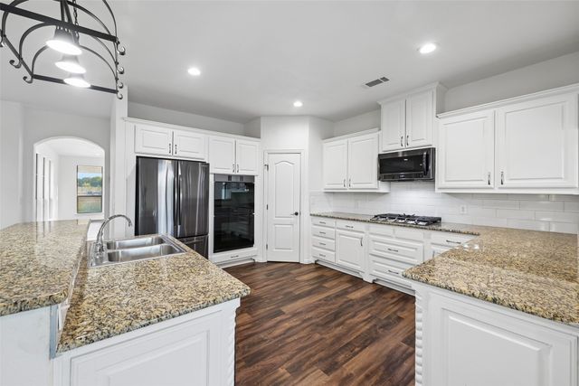 6620 Montgomery Road, Midlothian, TX 76065