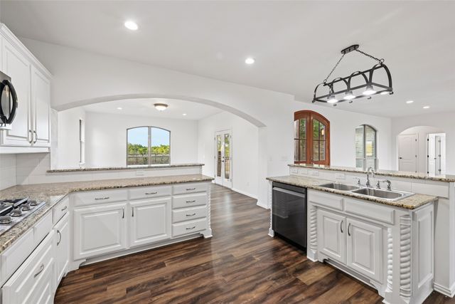 6620 Montgomery Road, Midlothian, TX 76065