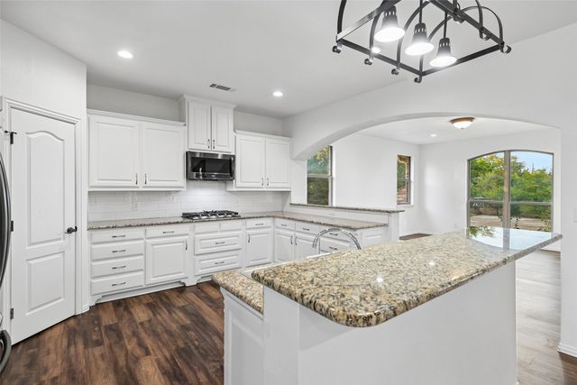 6620 Montgomery Road, Midlothian, TX 76065