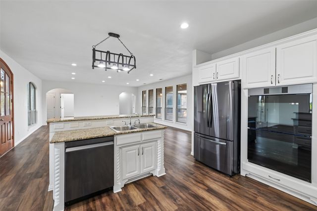 6620 Montgomery Road, Midlothian, TX 76065