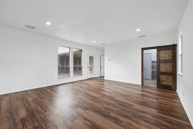 6620 Montgomery Road, Midlothian, TX 76065