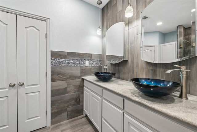6620 Montgomery Road, Midlothian, TX 76065
