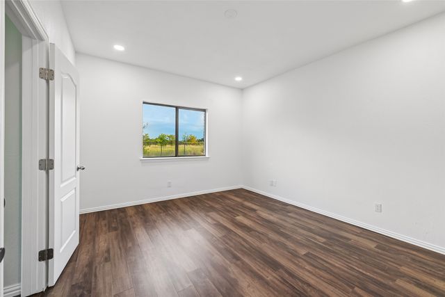 6620 Montgomery Road, Midlothian, TX 76065
