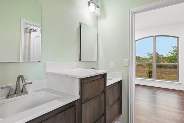 6620 Montgomery Road, Midlothian, TX 76065