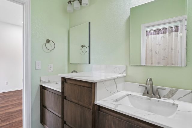 6620 Montgomery Road, Midlothian, TX 76065