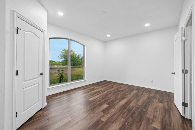 6620 Montgomery Road, Midlothian, TX 76065