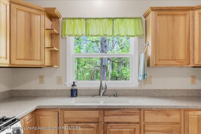 6540 Drumheller Road, Bath, MI 48808