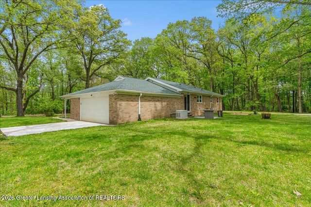 6540 Drumheller Road, Bath, MI 48808