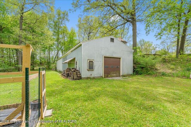 6540 Drumheller Road, Bath, MI 48808