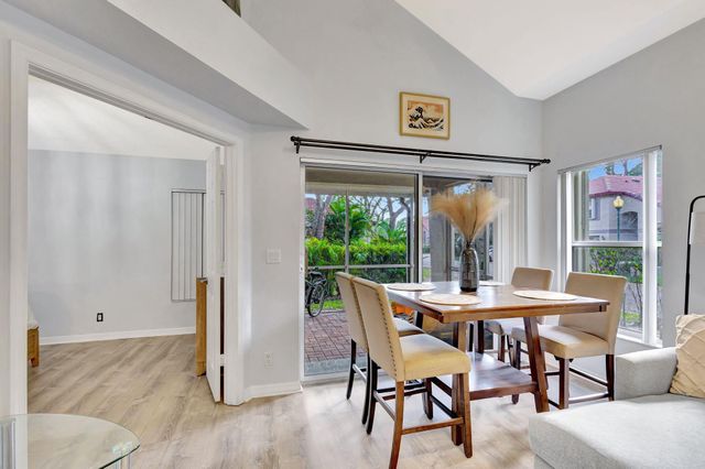 1030 Via Jardin, Palm Beach Gardens, FL 33418