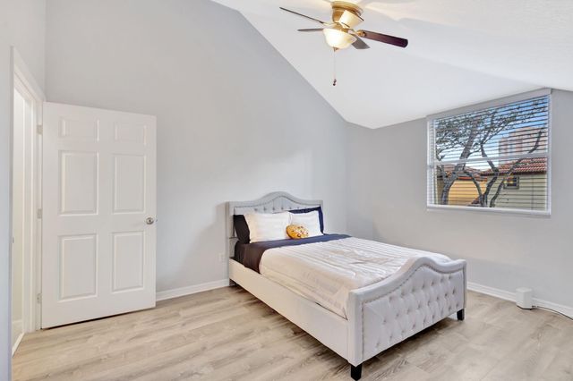 1030 Via Jardin, Palm Beach Gardens, FL 33418