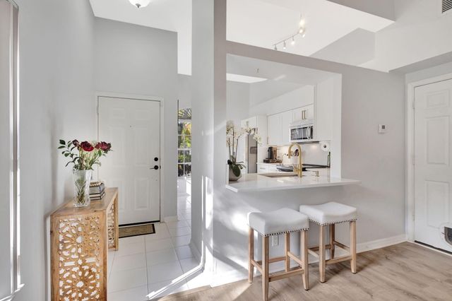 1030 Via Jardin, Palm Beach Gardens, FL 33418
