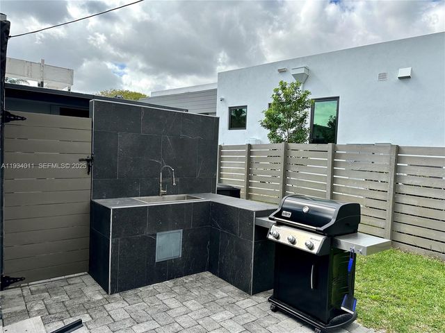 513 NW 30th Street, Wilton Manors, FL 33311