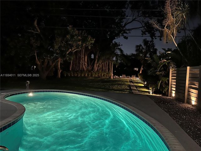 513 NW 30th Street, Wilton Manors, FL 33311