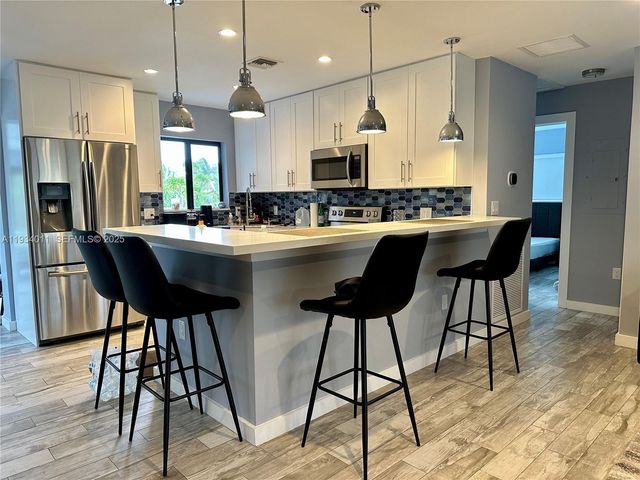 513 NW 30th Street, Wilton Manors, FL 33311