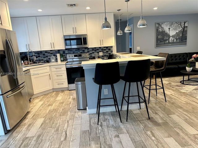 513 NW 30th Street, Wilton Manors, FL 33311