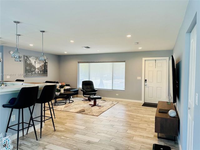 513 NW 30th Street, Wilton Manors, FL 33311