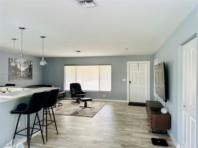 513 NW 30th Street, Wilton Manors, FL 33311