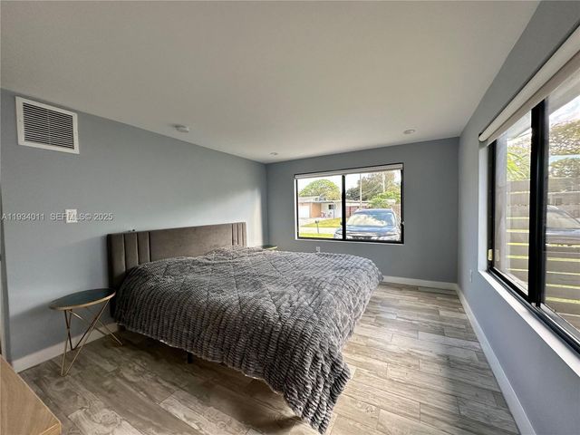513 NW 30th Street, Wilton Manors, FL 33311