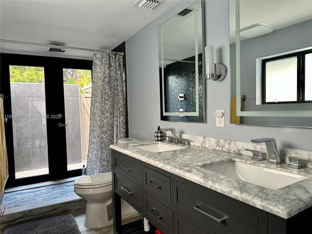 513 NW 30th Street, Wilton Manors, FL 33311