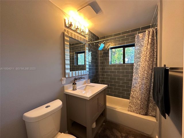 513 NW 30th Street, Wilton Manors, FL 33311