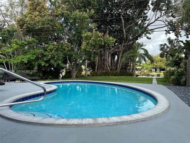 513 NW 30th Street, Wilton Manors, FL 33311