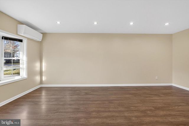 51 MECOUCH DR, Glassboro, NJ 08028