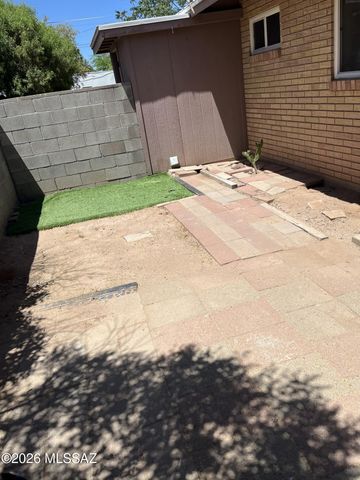 97 W Windsor Street, Tucson, AZ 85705
