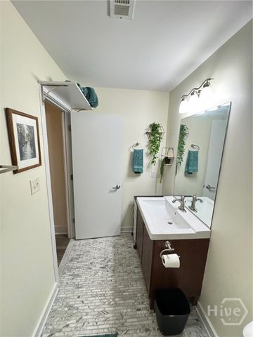 528 Selma Street B, Savannah, GA 31401
