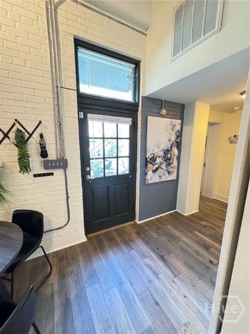 528 Selma Street B, Savannah, GA 31401