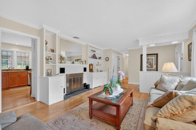 21 Greenlawn Road, Katonah, NY 10536