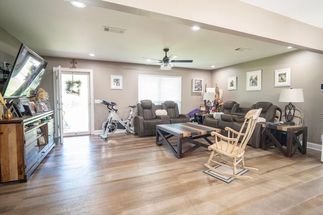 176 W 32nd St, Larose, LA 70373