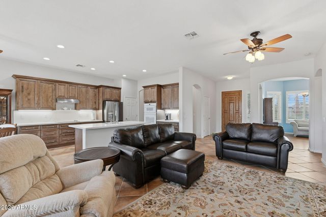 3050 E COUNTY DOWN Drive, Chandler, AZ 85249