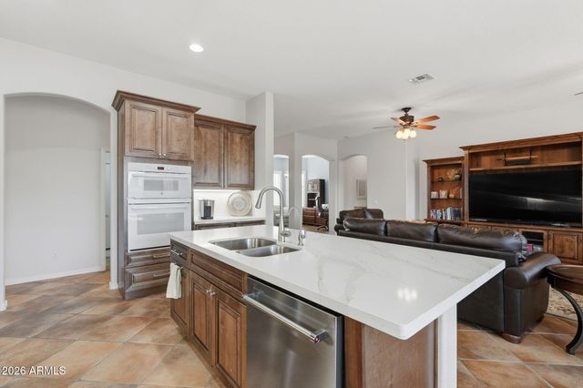 3050 E COUNTY DOWN Drive, Chandler, AZ 85249