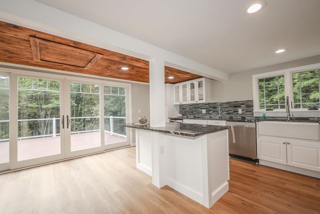 45 Pine Street, Newbury, NH 03255