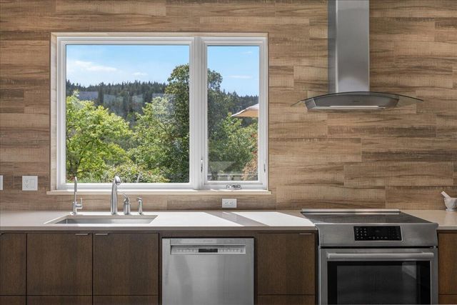 400 Coyote Run, Jacksonville, OR 97530