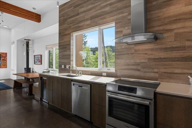 400 Coyote Run, Jacksonville, OR 97530
