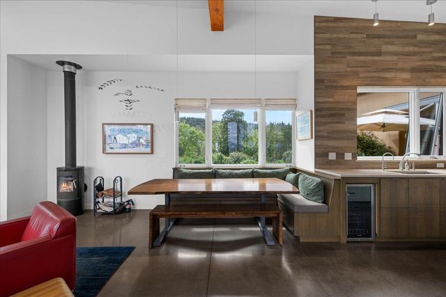 400 Coyote Run, Jacksonville, OR 97530