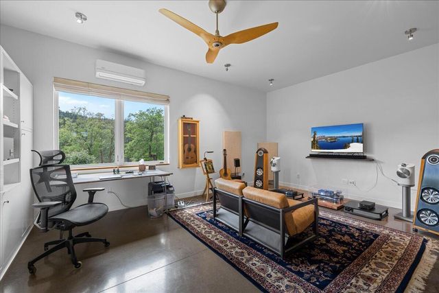 400 Coyote Run, Jacksonville, OR 97530